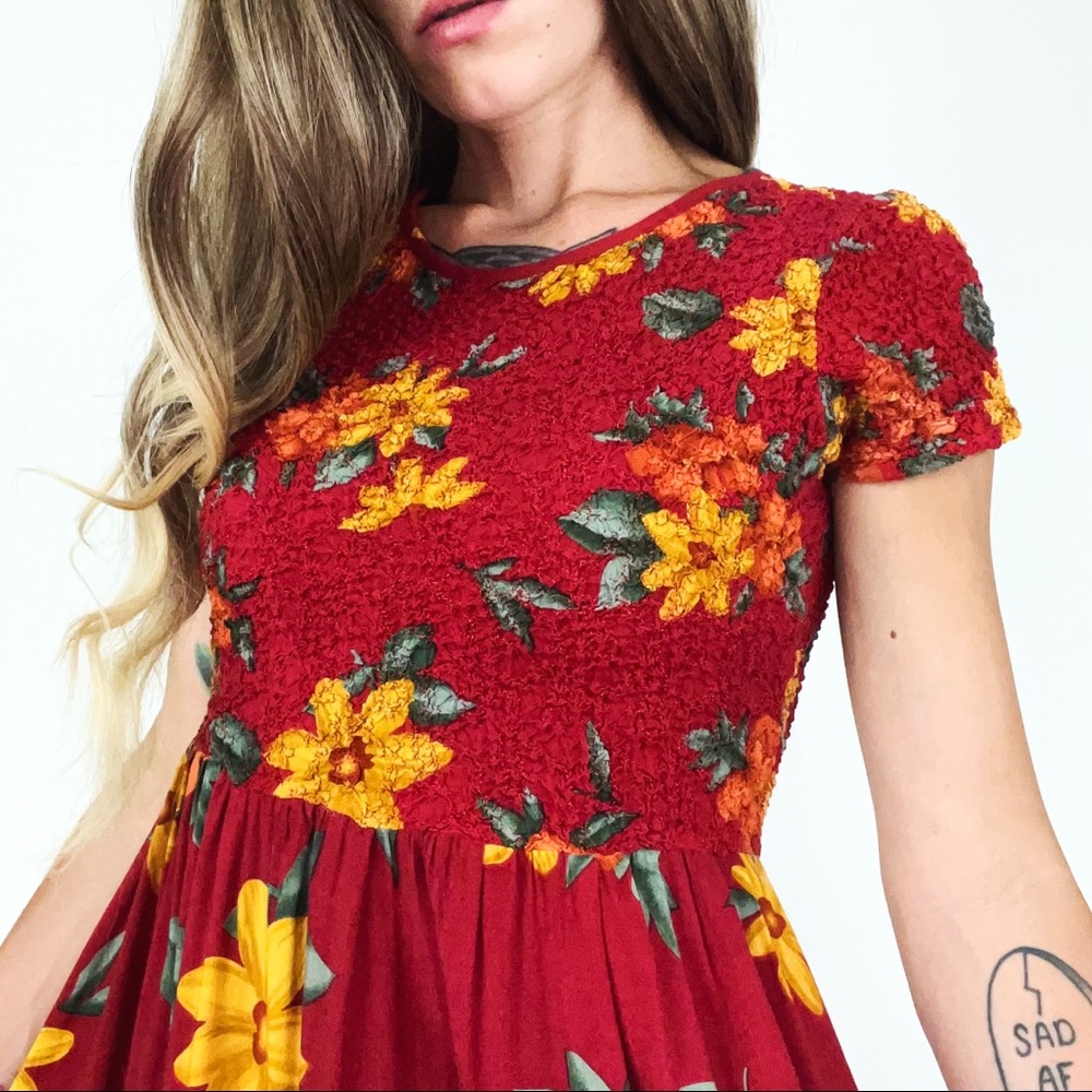 Vintage 90’s Botanical Popcorn Dress in Red | Size S
